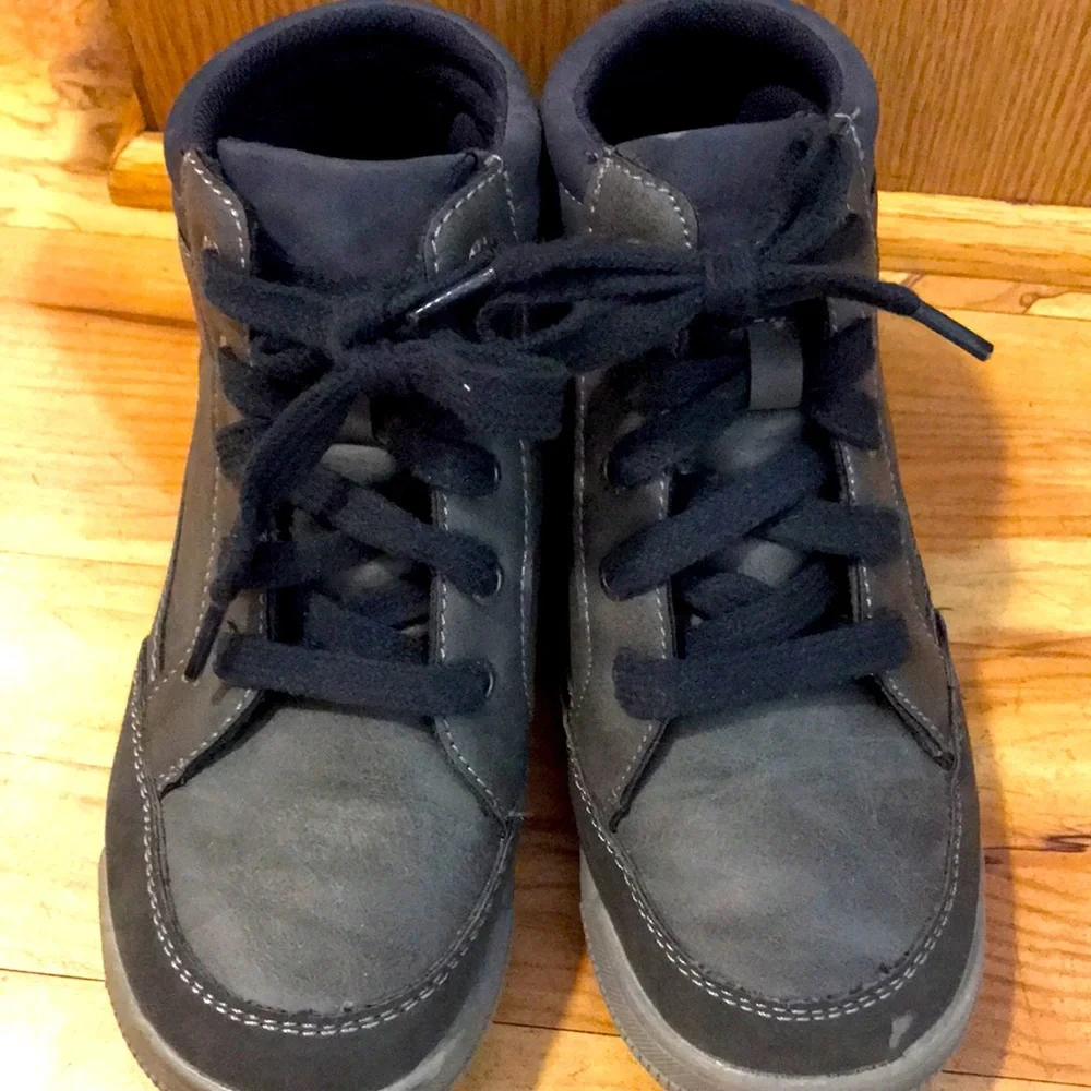 Sonoma LUKAH vegan gray size 2 lace up boy’s mid height ankle hiking boots VGUC